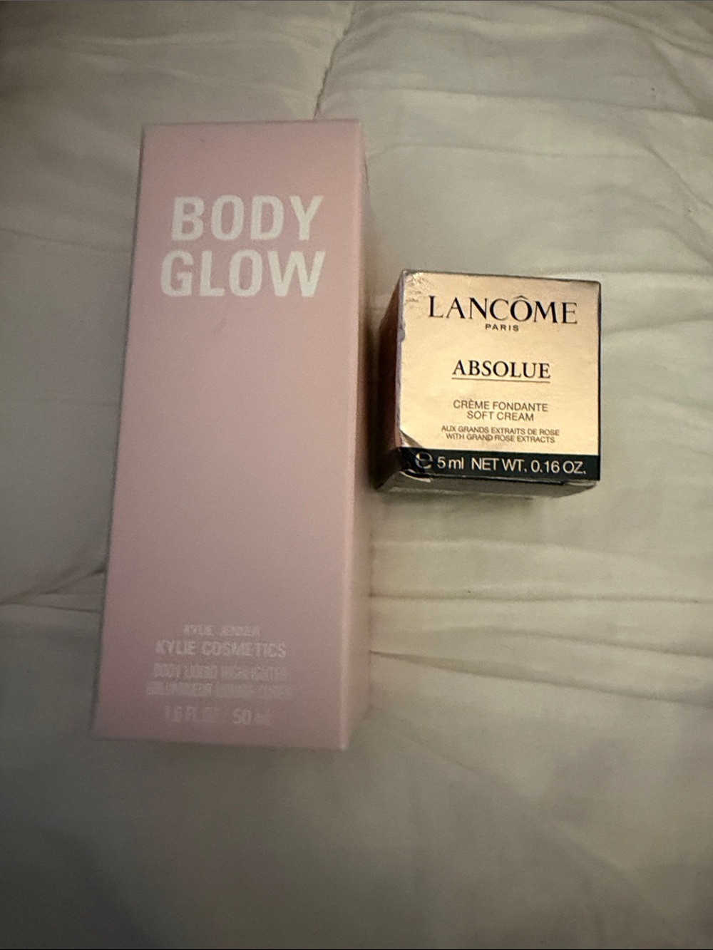 KYLIE COSMETICS Body Glow + Lancôme Absolue Soft Cream - Pink & Gold